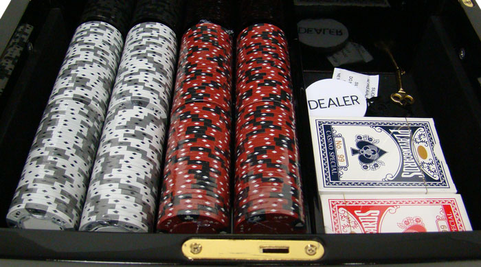 Ace King Suited 14 Gram Clay Poker Chips in Wood Black Mahogany Case - 500 Ct.