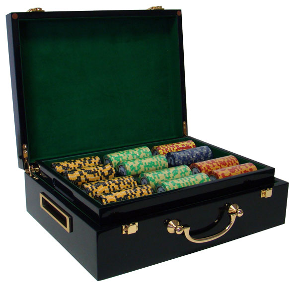 Monte Carlo 14 Gram Clay Poker Chips in Wood Hi Gloss Case - 500 Ct.