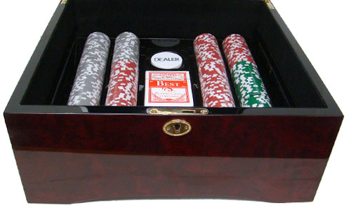 Las Vegas 14 Gram Clay Poker Chips in Wood Mahogany Case - 750 Ct.